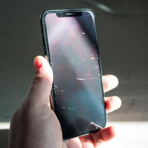Đánh bóng mặt kính, kính lưng iPhone X, Xs, Xs Max, Xr