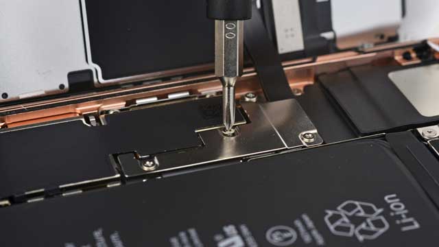 iphone-8-plus-bi-treo-tao-2 iphone-8-plus-bi-treo-tao-2-