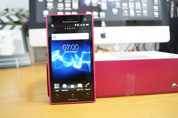 thay-man-hinh-sony-xperia-acro-1