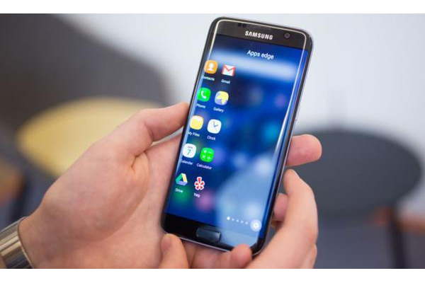 thay-ic-nguon-samsung-galaxy-s7-edge