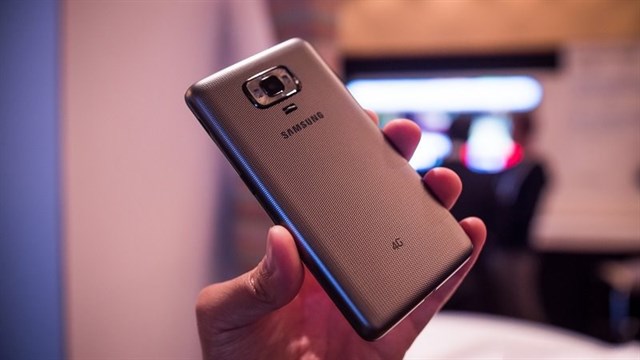 thay-man-hinh-samsung-z4-1 thay-man-hinh-samsung-z4-1