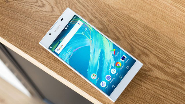 thay-mat-kinh-cam-ung-sony-l1-2