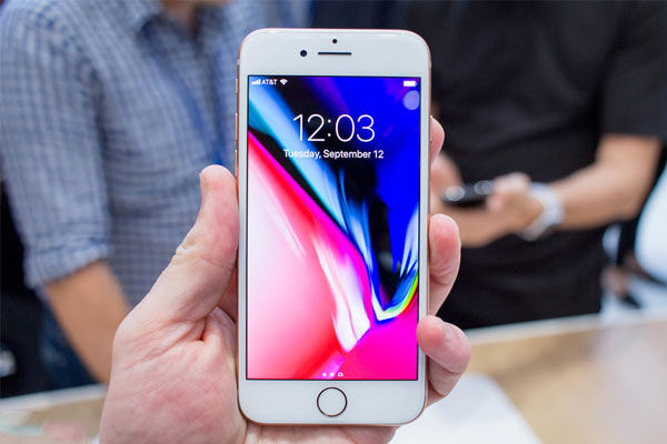 thay-nap-lung-iphone-8-1