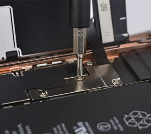 Thay ổ cứng iPhone SE 2020