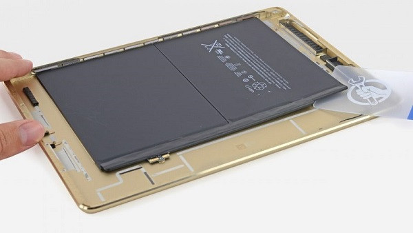 thay-pin-ipad-4-so-1 dia-chi-thay-pin-ipad-3-4-chinh-hang