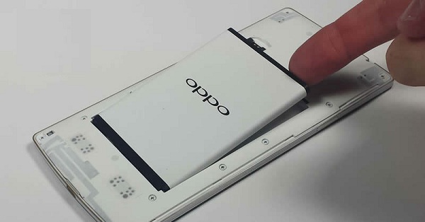 thay-pin-oppo-f9-1