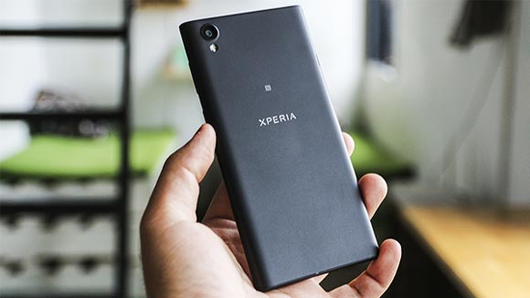 thay-pin-sony-xperia-l1-1